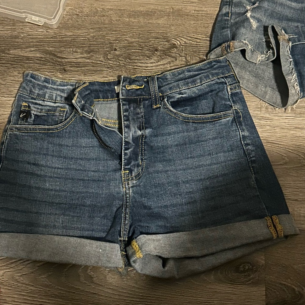 Rolled Jean shorts